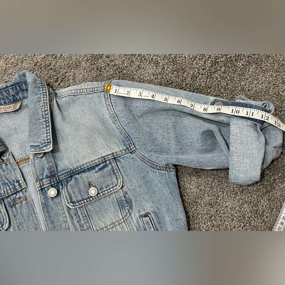 Light Blue Denim Cropped Jean Jacket - Picture 6 of 10